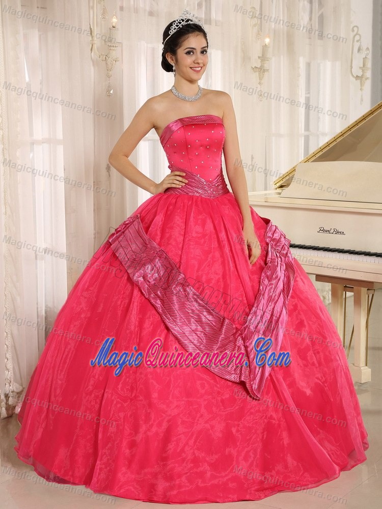 Coral Red Beaded Organza Dresses For Quinceanera in Farnborough