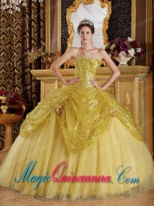 Gold Ball Gown Sweetheart Gorgeous Sequined and Tulle Quinceanera Dress with Handle Flowers