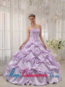 Gorgeous Lavender Ball Gown Strapless Taffeta Appliques Quinceanera Dress