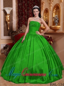 Vintage Ball Gown Strapless Taffeta Beading Sweet 16 Gowns in Green