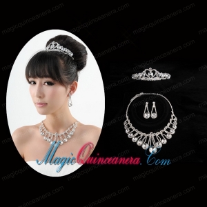 Gorgeous Dazzling Rhinestone Jewelry Set Necklace And Tiara