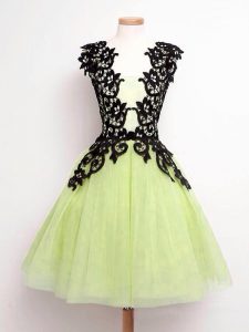 Simple Sleeveless Knee Length Lace Lace Up Vestidos de Damas with Yellow Green