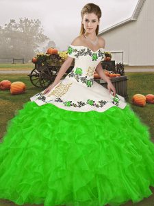 Latest Sleeveless Embroidery and Ruffles Lace Up Ball Gown Prom Dress