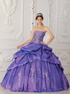 Modest Strapless Floor-length Embroidery Dresses for Quince