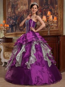 Fashionable Purple Beaded Appliques Dresses for a Quince with Ruffles