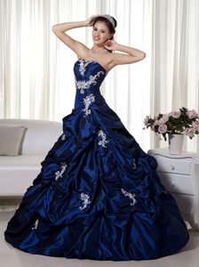 Sweetheart Taffeta Navy Blue Quinceanera Dress with Appliques and Beading