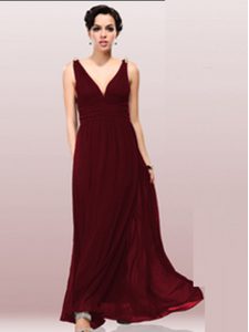 Chiffon V-neck Sleeveless Zipper Ruching Mother Of The Bride Dress in Burgundy