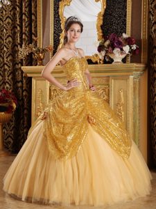 Plus Size Gold Sequins Dress for Quince with Handmade Flowers
