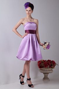 Ruched Lavender Strapless Knee Length Dresses for Damas with Sash