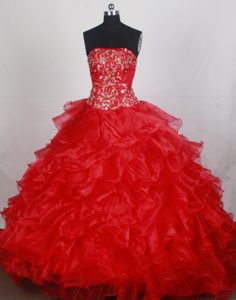 Red Beading Organza Quinceanera Dress with Ruffles in Quebec City