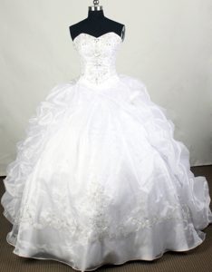 White Sweetheart Organza Beading Brush Train Quinceanera Dresses