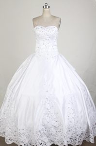 Sweetheart Beading Floor-length White Taffeta Sweet Sixteen Dresses