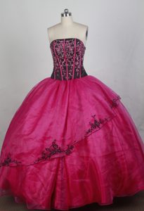 Hot Pink and Black Quincenera Dresses Embellished Boning Details