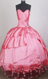 Sweetheart Quinceanera Dress with Flowers Embellished Skirt in Pink